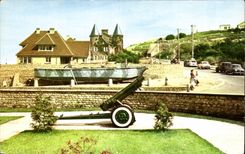 Arromanches CPSM Canon et peniche de debarquement