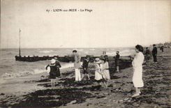 Lion sur Mer CPA the beach