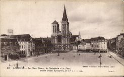 Lisieux CPA der Thiers Platz die Kathedrale und der alte episkopale Gaumen der Post
