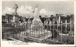 Lisieux CPA Statue Sainte Therese mit dem Kirchhof von Lisieux