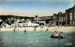 CPA Houlgate the beach has high tide