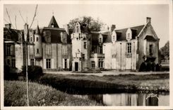 White CPA Bressuire Castle To sew the ditches