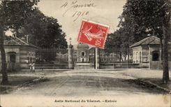 CPA national Asylum of Vesinet Entrance
