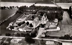 CPA Sens Seen air of the old abbey of Sainte Dove Convalescent home