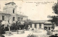 Toulon CPA 5th deposit of the crews of the fleet the bus shelter