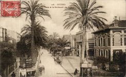 CPA Hyeres La Poste und die Prachtstrasse von den Palmen