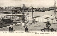 CPA Saint Nazaire the overhead travelling crane Sight on the old basin