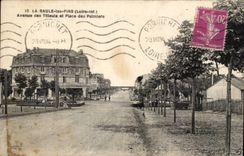 CPA La Baule Avenue of the Limes and place of the palm trees