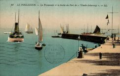 CPA Pouliguen the walk and the exit of the port of the Emile Solacroup