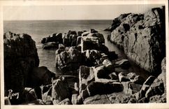 CPA Between Batz and Pouliguen Rocks of the great dimension