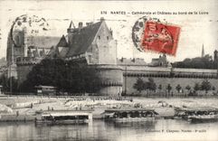 CPA Nantes Cathedral and chaetau at the edge of the Loire