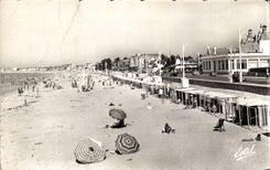 CPSM Pornichet the beach and the casino Volleyball ball Volley ball