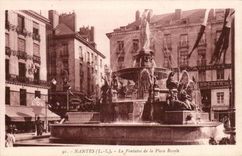 CPA Nantes the fountain of the royal place