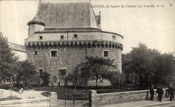 CPA Nantes the public garden of the castle the Turret
