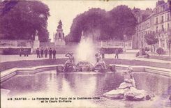 CPA Nantes the fountain of the place of the duchess Anne and the course St Pierre