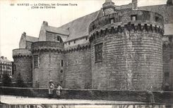 Nantes CPA the castle the grosses towers Dimensions Entering