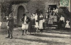 CPA With the country of salt a wedding to the Borough of Batz Folklore Dances