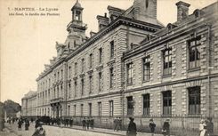 CPA Nantes the college At the bottom the botanical garden