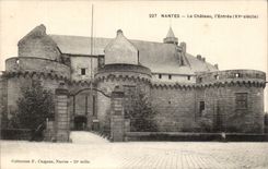 CPA Nantes the castle Entrance