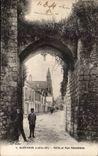 CPA Guerande Gate and street Vannetaise