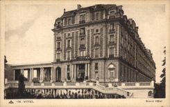 Vittel - Large Hotel - CPA