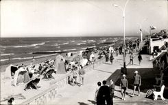 CPA Luc on Sea the walk and the beach