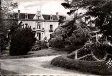 CPSM Luc on sea a corner of the public garden the town hall