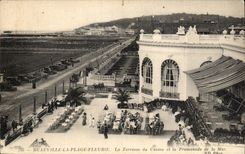 CPA Deauville bluhte Strand die Terrasse des Kasinos und der Weg des Meeres