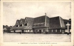 CPA Deauville Strand bluhte Bahnstation