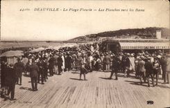 CPA Deauville Strand bluhte Bretter in Richtung zu den Badern