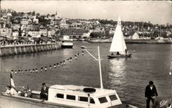 Deauville - Eingang des Hafens - CPA