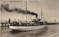 Deauville - Trouville - Ausgang einer Yacht - CPA