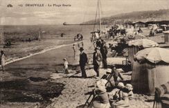 Deauville - der gebluhte Strand - Kinder - CPA