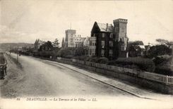 Deauville - die Terrasse und die Landhauser - CPA