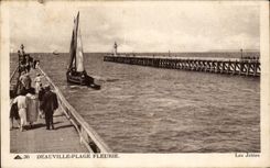 Deauville - gebluhter Strand - CPA