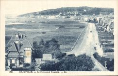 Deauville - die Terrasse und das Trouville - CPA