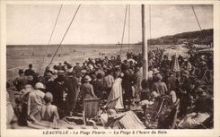 Deauville - der gebluhte Strand - die Stunde des Bades - CPA