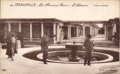 Deauville - gebluhter Strand - neue Bader - das Atrium - CPA