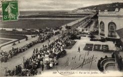 Deauville - Anblick auf den Garten - CPA