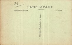 CPA Vincennes Cour of the castle house of king Casernement of the battalion of the hunters has foot and Ecole of administration