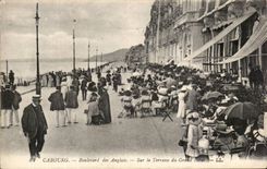 Cabourg CPA Prachtstrasse von Englisch auf der Terrasse des grossen Hotels