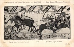 CPA Bayeux Tapisserie of the Queen Mathilde Harold dies the weapons with the hand