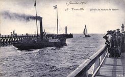 CPA Trouville Left the boat of Le Havre