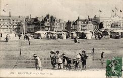 CPA Trouville the beach