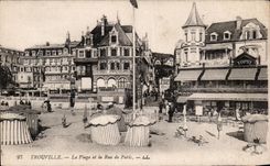 CPA Trouville the beach and the street of Paris