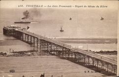 CPA Trouville the pier walk Departure of the bateaau of Le Havre