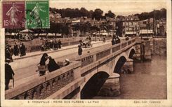 CPSM Trouville Queen of the beaches the bridge