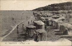 CPA Trouville the beach