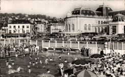 CPSM Trouville Queen of the beaches the swimming pool and the casino