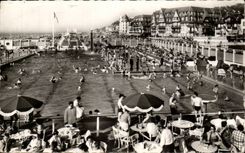 CPSM Trouville the queen of the beaches the swimming pool and the beach